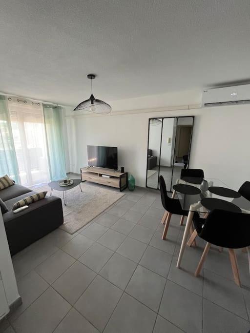 Joli Appt 45 M2 Avec Terrasse Lejlighed Lunel  Eksteriør billede
