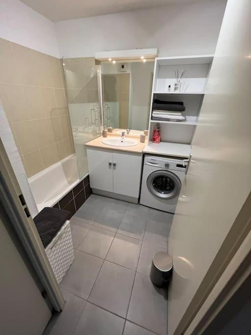 Joli Appt 45 M2 Avec Terrasse Lejlighed Lunel  Eksteriør billede